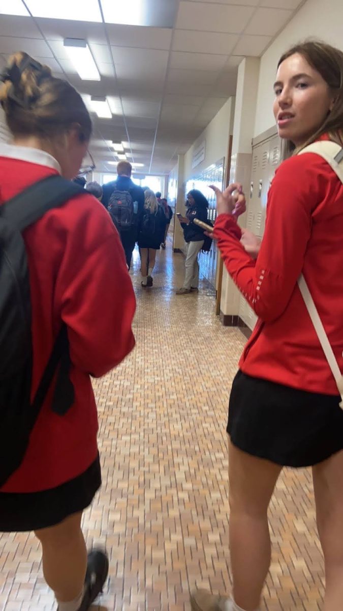 Students at Marist falling into the trap of being on their phone in the hallways.